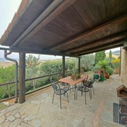 Detached house with shared pool for sale near Volterra Tuscany (1)