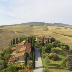 Detached house with shared pool for sale near Volterra Tuscany (10)