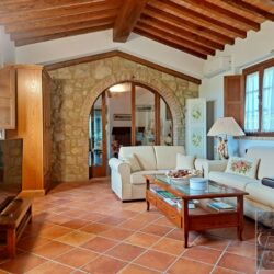 Detached house with shared pool for sale near Volterra Tuscany (21)