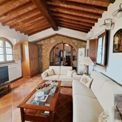 Detached house with shared pool for sale near Volterra Tuscany (22)