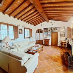 Detached house with shared pool for sale near Volterra Tuscany (23)