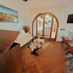 Detached house with shared pool for sale near Volterra Tuscany (24)