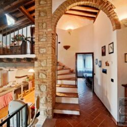 Detached house with shared pool for sale near Volterra Tuscany (28)