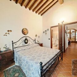 Detached house with shared pool for sale near Volterra Tuscany (4)