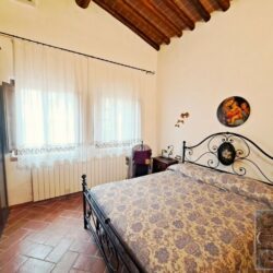 Detached house with shared pool for sale near Volterra Tuscany (5)