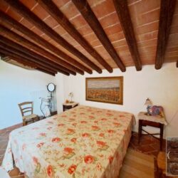 Detached house with shared pool for sale near Volterra Tuscany (6)