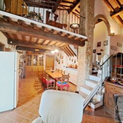 Detached house with shared pool for sale near Volterra Tuscany (7)