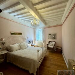 Exclusive Apartment for sale in Cortona with Terrace (18)