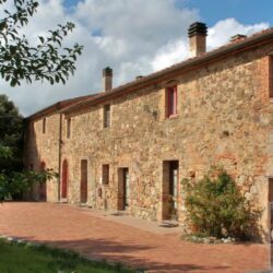 Wonderful Tuscan farmhouse for sale near Chianni (12)