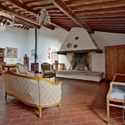 Wonderful Tuscan farmhouse for sale near Chianni (18)