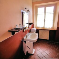 Hotel for sale in the hills of Lucca Tuscany (59)