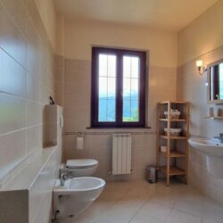 House with Pool and Views for sale in Garfagnana (10)