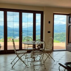 House with Pool and Views for sale in Garfagnana (28)