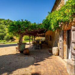 Beautiful Tuscan Farmhouse for sale near Pisa and the sea Tuscany (16)