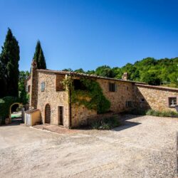 Beautiful Tuscan Farmhouse for sale near Pisa and the sea Tuscany (4)