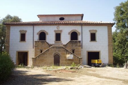 Liberty Villa with Annex and 2 Hectares near Pomarance