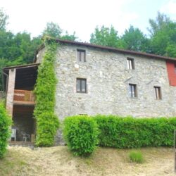 House with Pool for sale near Gallicano Lucca Tuscany (19)