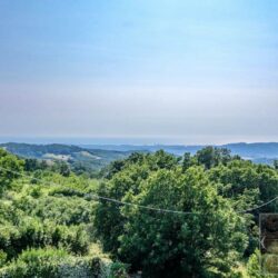 House with Pool for sale near the Tuscan coast (12)